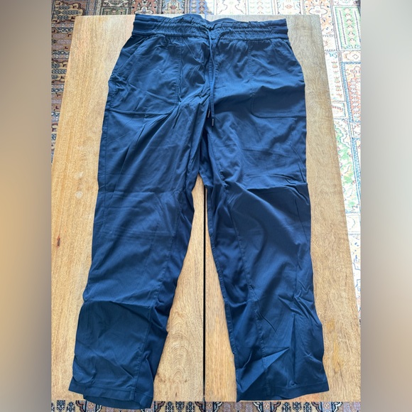 Lululemon Navy Blue Athletic Pants Size 10 Women’s - Picture 2 of 3